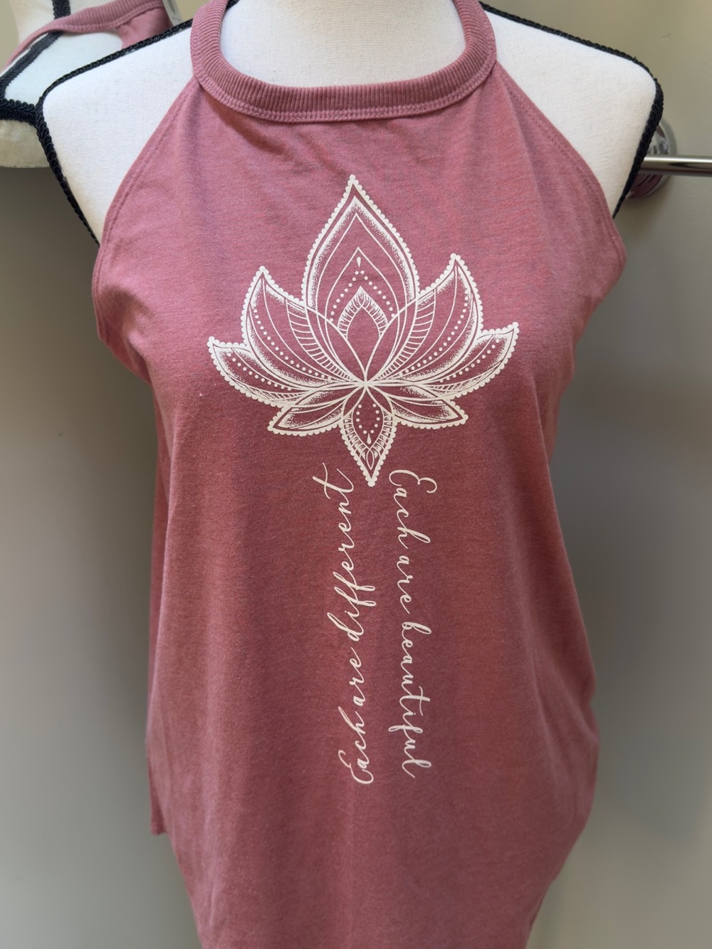 Yak & Yeti NWT Women's Halter Tank Top with Lotus Graphic - Blush Frost, M